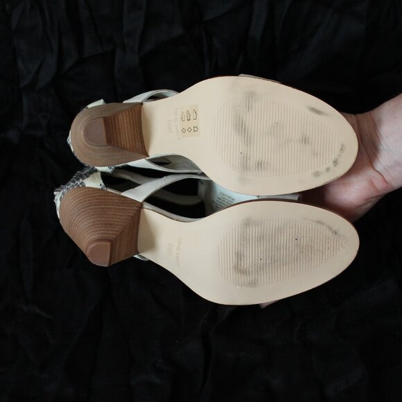 Nine West, 6.5 US, beaded, cream sandal. - Picture 5 of 5